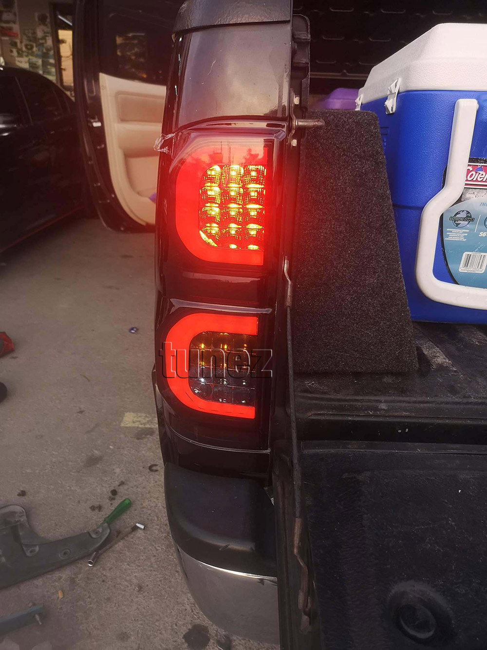 RLTH01 Toyota Hilux 7th Generation Gen 2004 2005 2006 2007 2008 2009 2010 2011 2012 2013 2014 2015 SR SR5 Workmate Invincible Icon Active SR SR5 Workmate Smoked Transparent LED Smoked LED COB Tail Rear Lamp Lights For Car Smoke AT Taillights Rear Lamp Light Aftermarket Pair